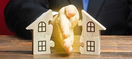 Inheritance Share hand dividing house in half